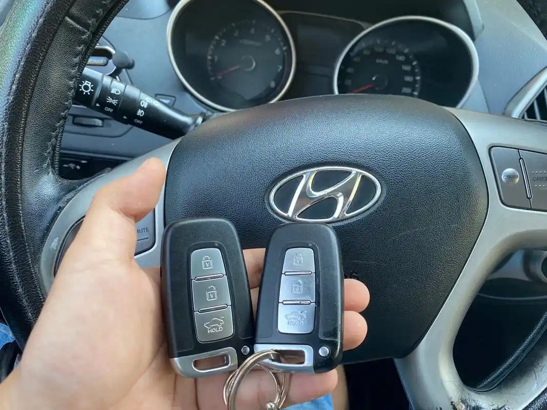 现代ix35增加一把原厂智能钥匙