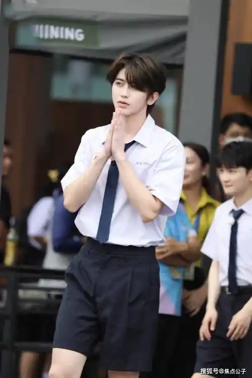 杨颖蔡徐坤李晨鲨疯了!