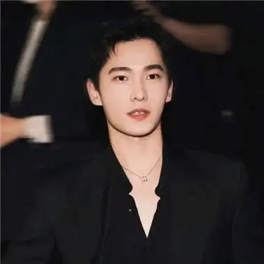 成熟简单的精致男生头像 很有魅力的好看男生头像合集_男生头像_美头