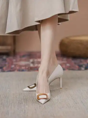 春夏新款米白色高跟鞋女细跟法式优雅婚鞋尖头仙女单鞋米白色8厘米34