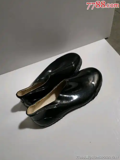上海中亚橡胶厂/雨鞋一双/好品