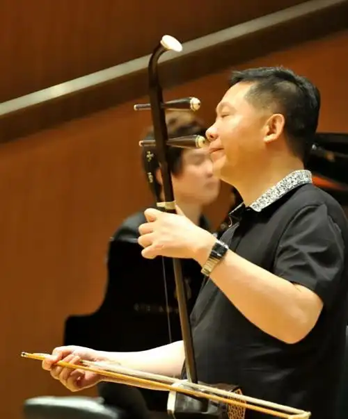 著名二胡演奏家~周维