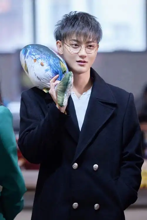 黄子韬萌探探探案3