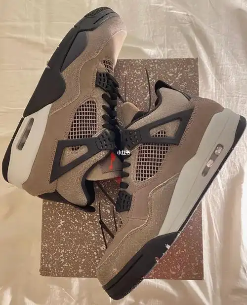 airjordan4taupehaze08