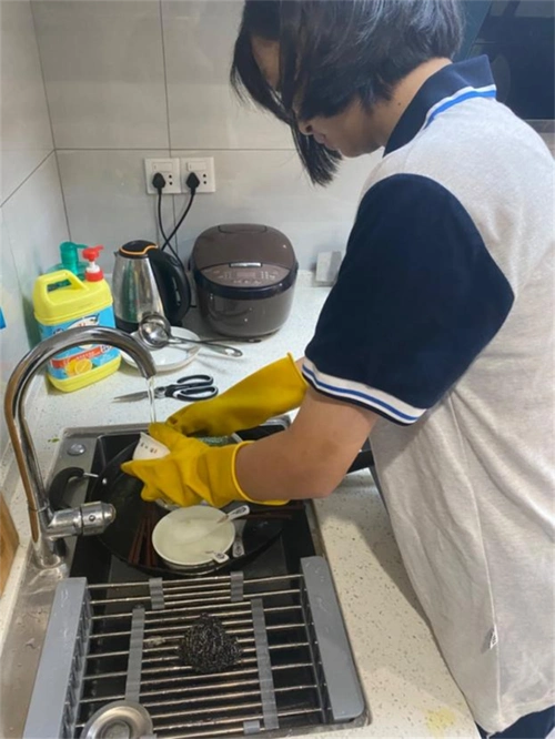 学生家庭劳动照片 (1).jpg