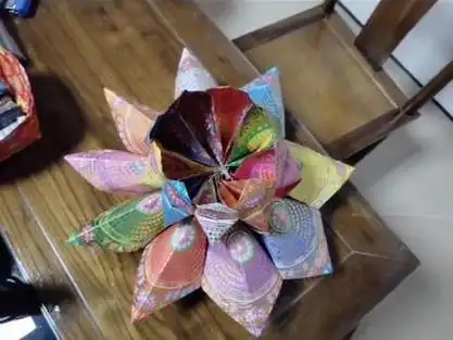 佛教9层莲花折纸教程_佛教纸莲花的折法简单_三角形莲花折纸教程佛教