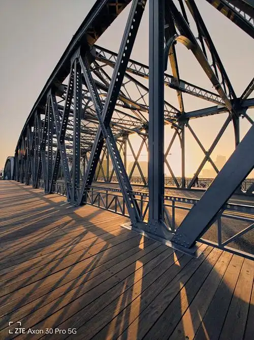 手机摄影分享i上海外百渡桥的日出风光