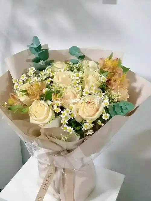 香槟玫瑰混搭花束