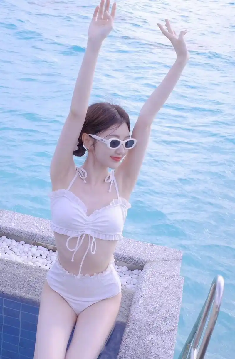 甜美女神的夏日记忆,毛晓彤的泳装合集
