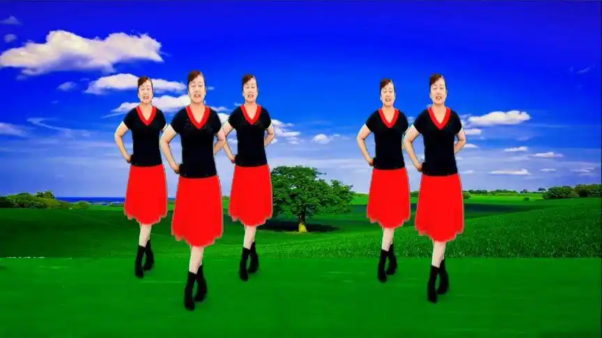 经典抒情广场舞《蓝色天梦》音乐优美 舞姿优雅