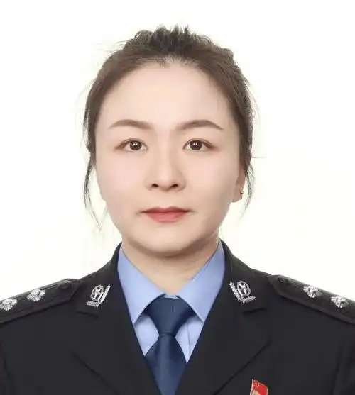 社旗公安王冕铿锵玫瑰展风采巾帼警花别样红