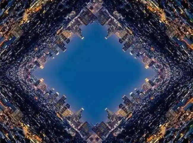 是传说中的五维空间,人类生活在三维空间中,看见很多的物体都是立体的