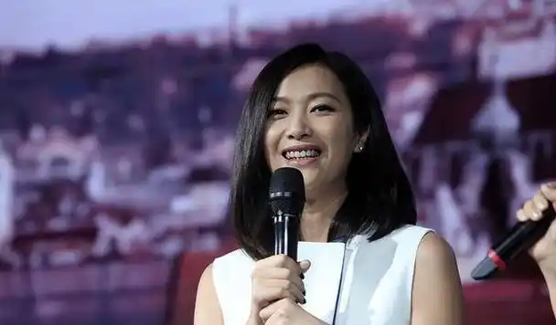 从19岁就男人不断,半百了还没玩够,"风流才女"徐静蕾现形记