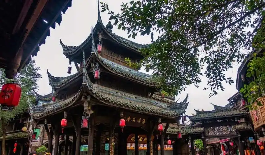 距离成都40公里有座十大水乡古镇古街古树古庙古建筑美食