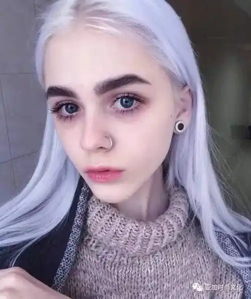 自带仙气的银白色头发