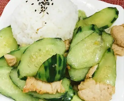 青瓜肉片饭