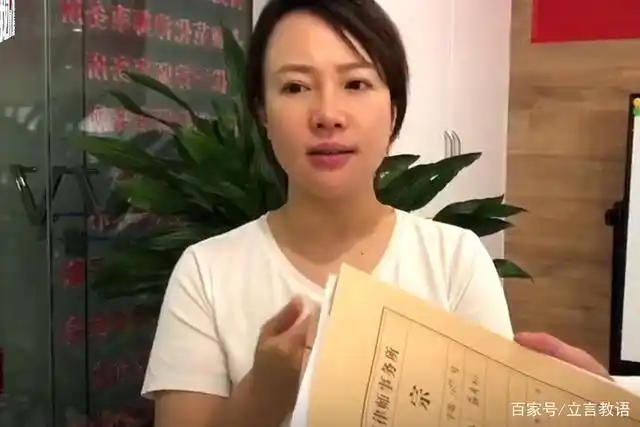奔驰女车主又惹纠纷,学校大方承认:要学会蹭流量