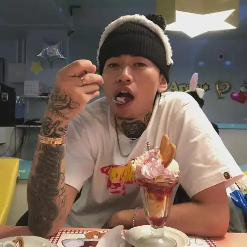 国内rapper们的文身有什么寓意