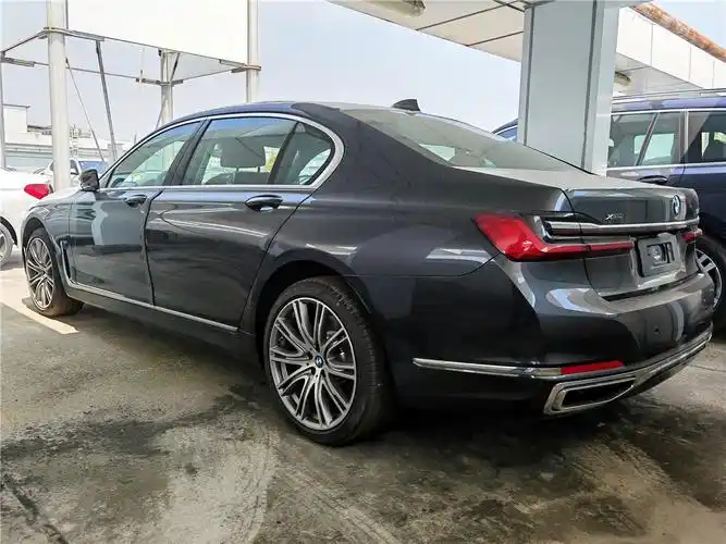 宝马750lixdrive豪华套装神秘灰松露褐现车优惠38万元