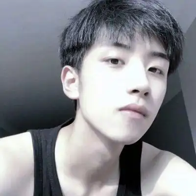 真实的高中男生帅气照片头像