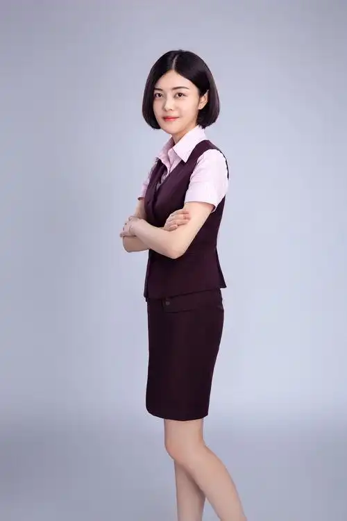 工装干练私服百变这些招行人可不止两面宣言