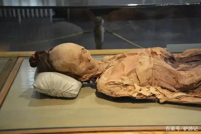 日本人建的旅顺博物馆,收藏着头盖骨制作的法器和新疆千年干尸!
