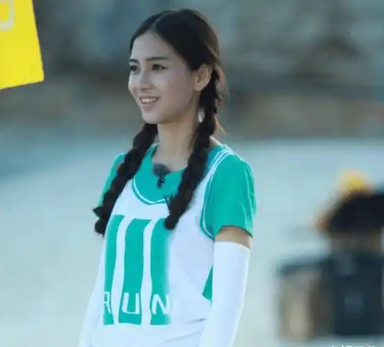 《奔跑吧兄弟》属于王牌综艺节目该档综艺节目是从2015年就已经播出的