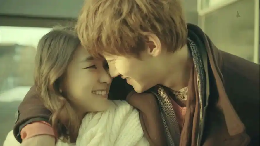 p>尹宝拉(         ,yoon bo ra),1990年