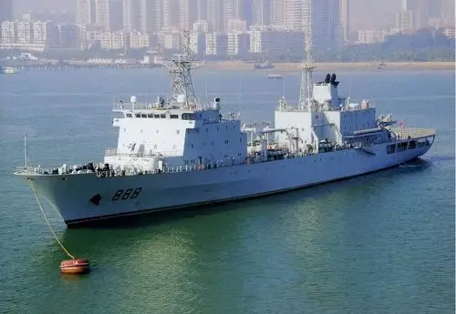 中国猛造补给舰弥补不足 相比美军还差一大截