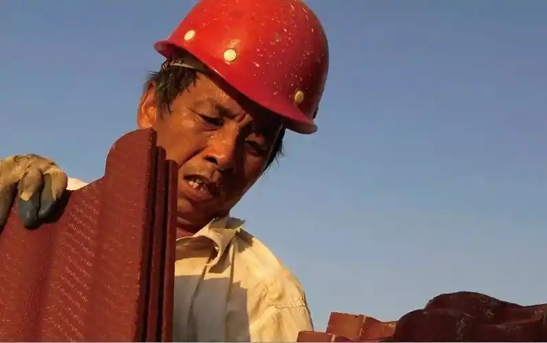 向高温下辛勤工作的他们致敬!