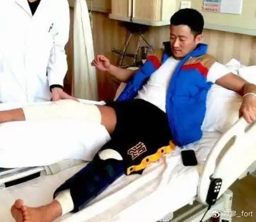 吴京一直都很努力,难怪全身缝了100多针!
