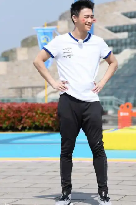 何猷君带俩娃录《爸爸6》压力大?节目还没播就被范丞丞粉丝抵制