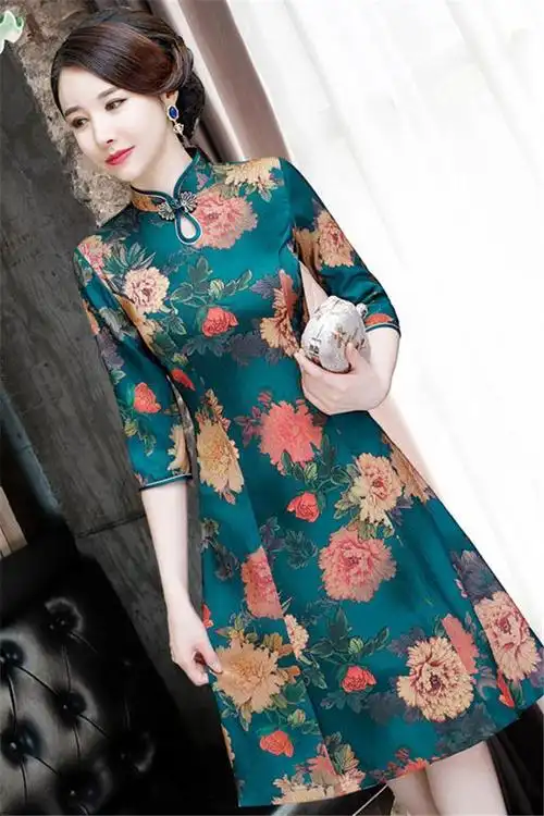 新式旗袍女2021春款中年妈妈装气质复古中国风改良版旗袍式连衣裙