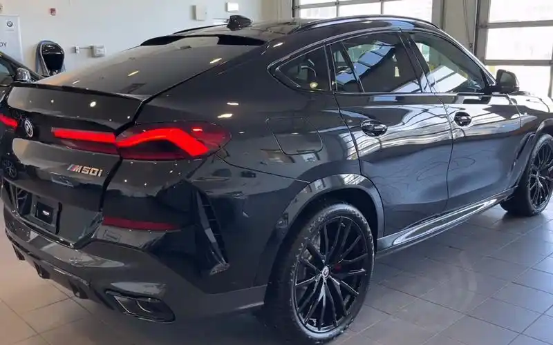 宝马x6黑武士版本真帅,大马力与大空间的优势还需要看奥迪吗?