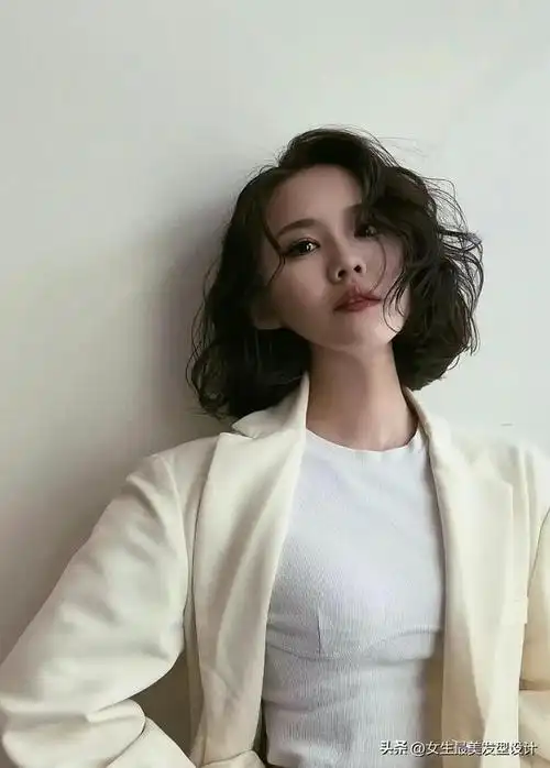 最近悄悄爆火的短卷发|短发|发型_网易订阅