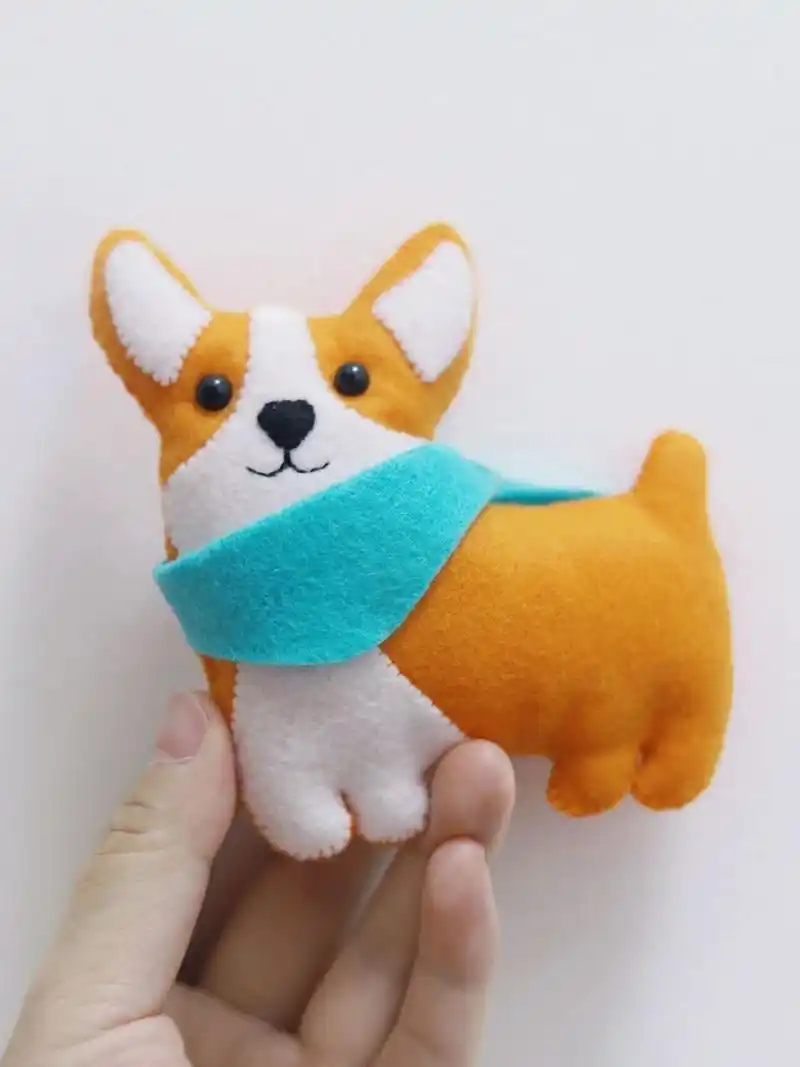 不织布玩偶|一只小柯基98 / 戴围脖的小柯基来喽^_^～ /今天整了