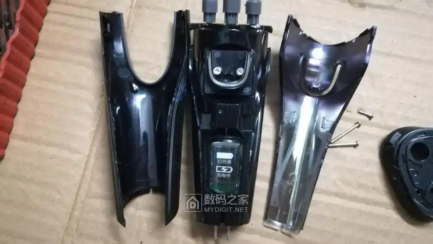 拆解飞科三刀头剃须刀fs372