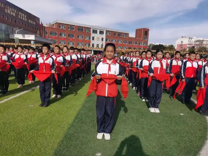 【河北创城*常态创建】宣化区东升路小学开展"学习五中全会精神 争做