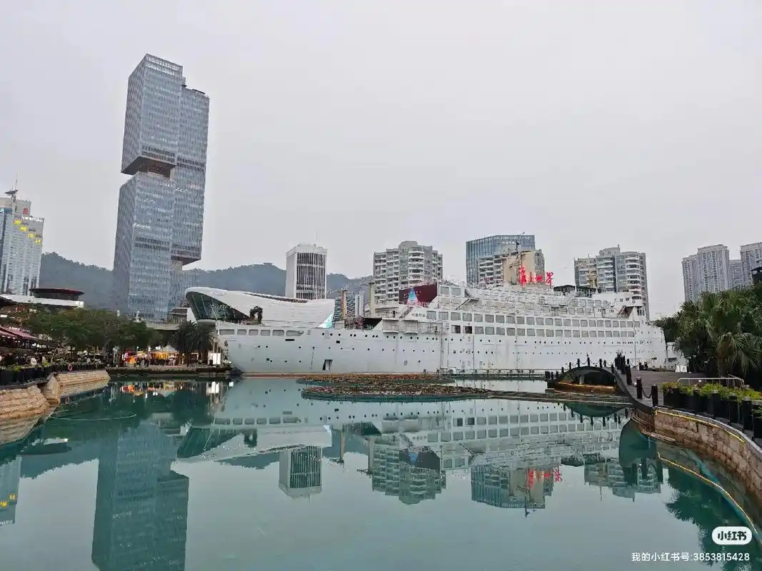 在深圳那么久,第一次来海上世界,感觉这里才是真正大都市的感觉.