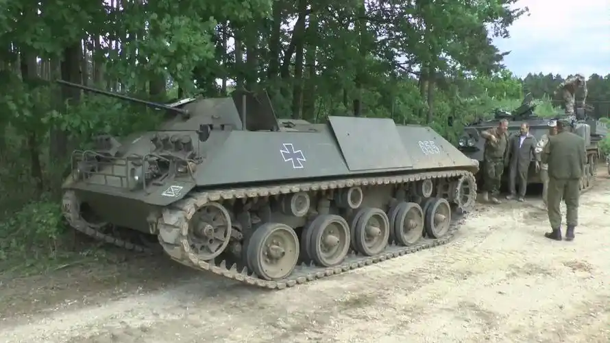 装甲德国hs30装甲输送车