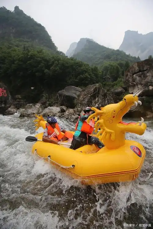 尧山大峡谷漂流与天河漂流:畅享不同的水上冒险之旅
