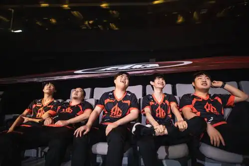 世冠7月30日成都ag超玩会vsvg谁能晋级四强