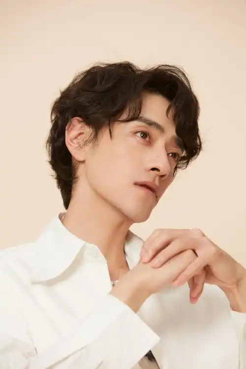 郑云龙澳尔滨品牌大使##为爱奔赴