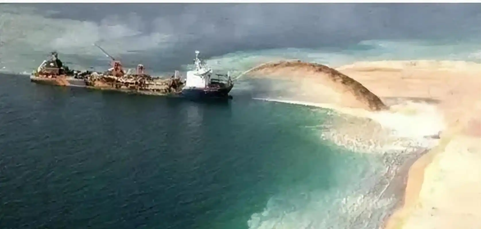 中国南海大规模填海造陆,如今雷达,导弹遍布人工岛,这是中国人民的