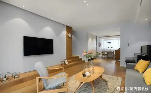 灰色墙面和原木色地板完美结合,给你不一样视觉感受