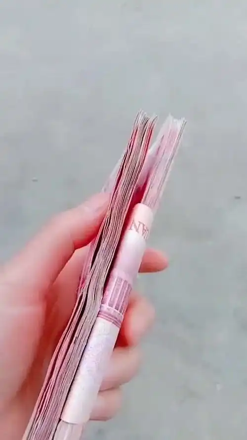 同学前年借我八千块钱,说好年底还,消失了三年都没还,我也没打算要了