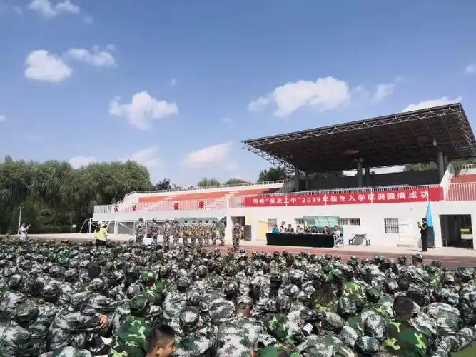 吴忠市第二中学2019年七年级13班新生军训生活记录