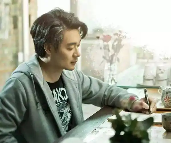 名言 | 张嘉佳经典语录名句,爱与希望的温柔力量