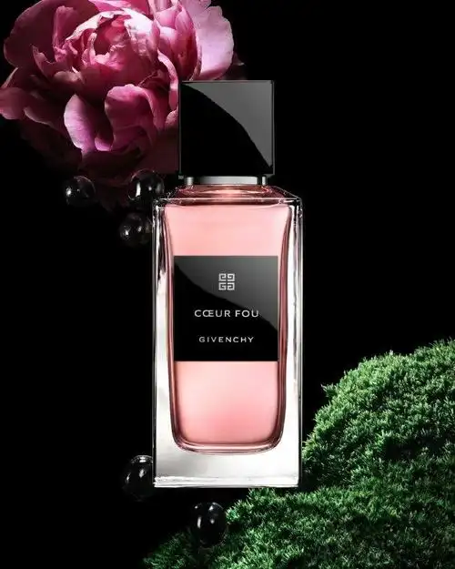 纪梵希全新贵族匠心香水心醉情迷演绎高定创想