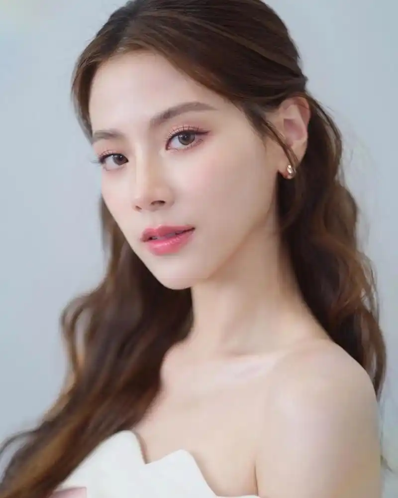 电影《初恋这件小事》的小水,泰国女演员平采娜越来越美了.